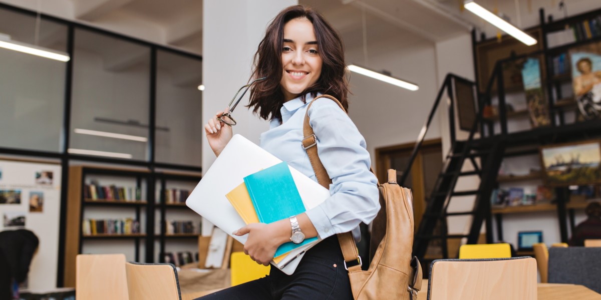 Apply to Anglo-American University in Prague